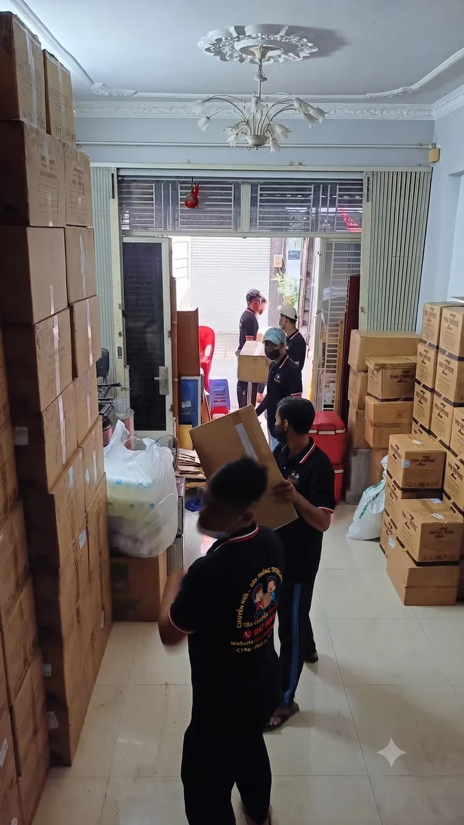 Sắp xếp thùng hàng theo lối đi trong kho